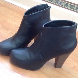 Black Fall Boots