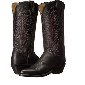 Meet your Posher, Karena