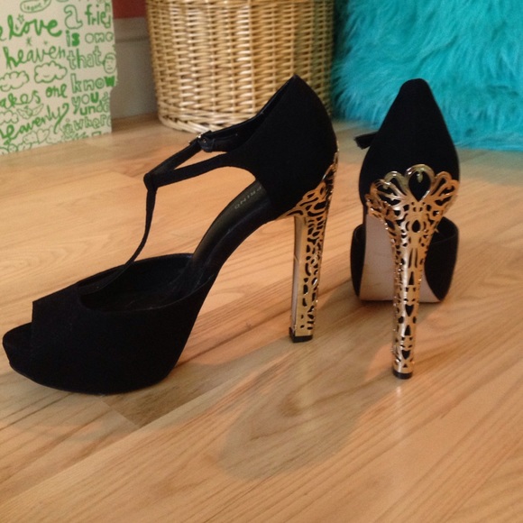 5 inch high heeled shoes with gold heels