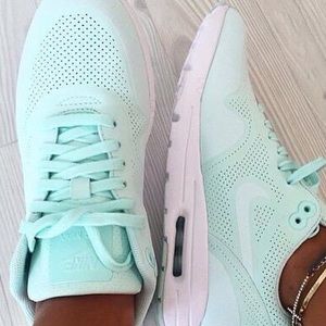 Meet your Posher, Cali