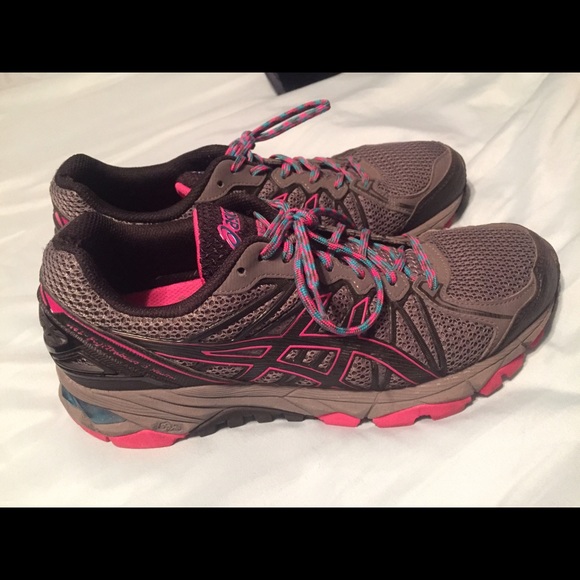 Size 8.5 running shoes