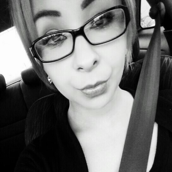 Meet your Posher, Jessica - Picture 1 of 1