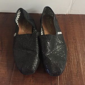 Black sparkle Toms size 7