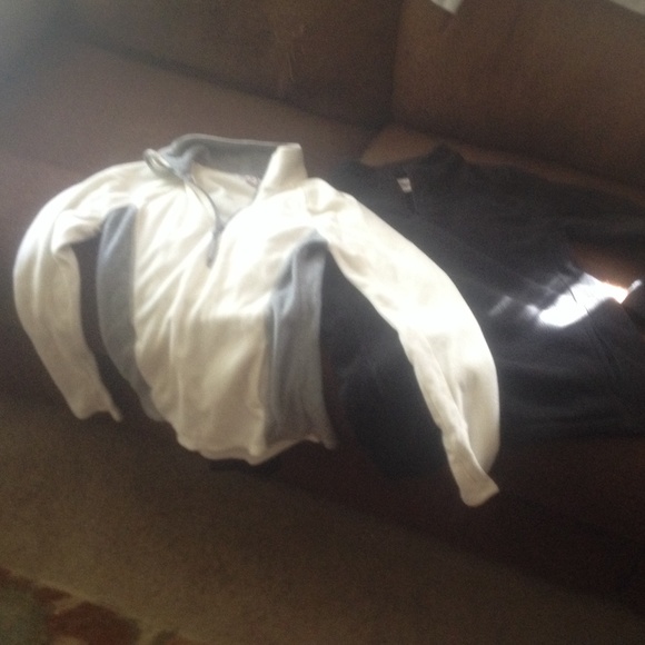 One all black  ❗️BLACK ONE ONLY❗️