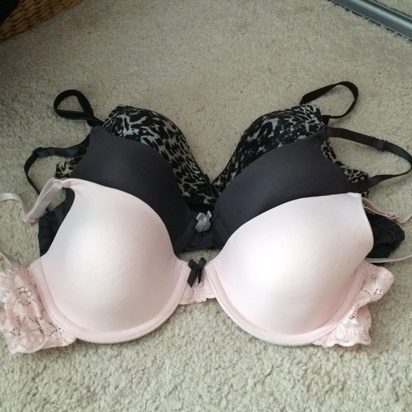 3 bras on sale! Just to small for me! Good shape!