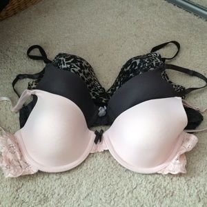 3 bras on sale! Just to small for me! Good shape!