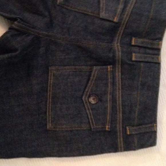 Ann Taylor Crop Jeans. - Picture 4 of 4
