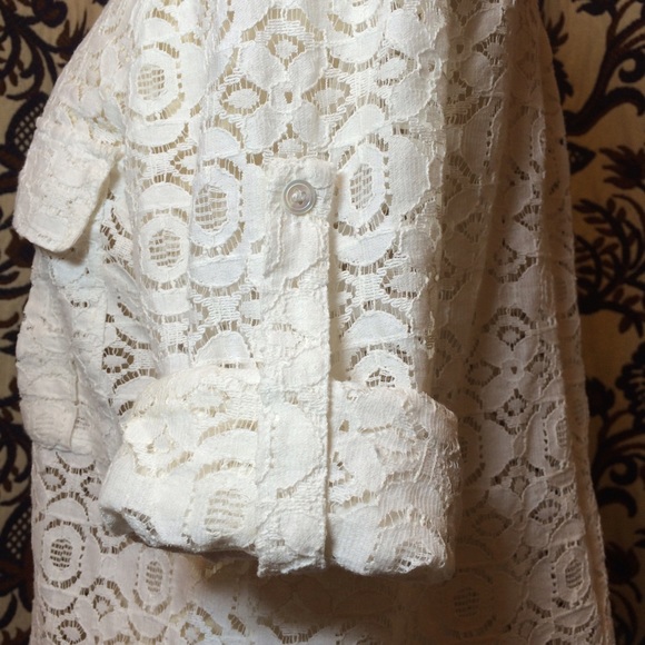 BCBG all lace ivory top with zipper and roll cuffs - Picture 4 of 4