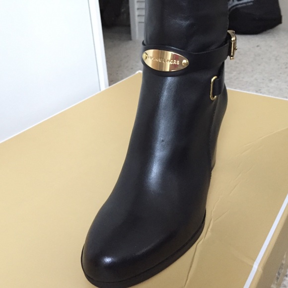 Michael Kors Arley boot - size 7.5 - new in box - Picture 3 of 4