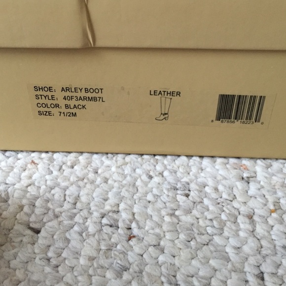 Michael Kors Arley boot - size 7.5 - new in box - Picture 4 of 4