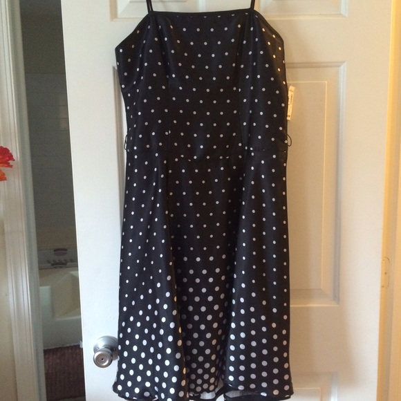 Black polka dot dress !