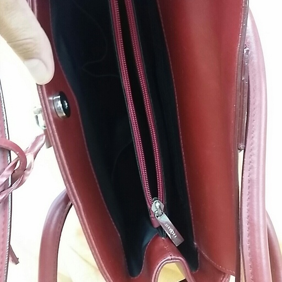 Handbag - Picture 2 of 3