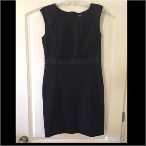 EUC Ann Taylor black dress - size 4 PETITE