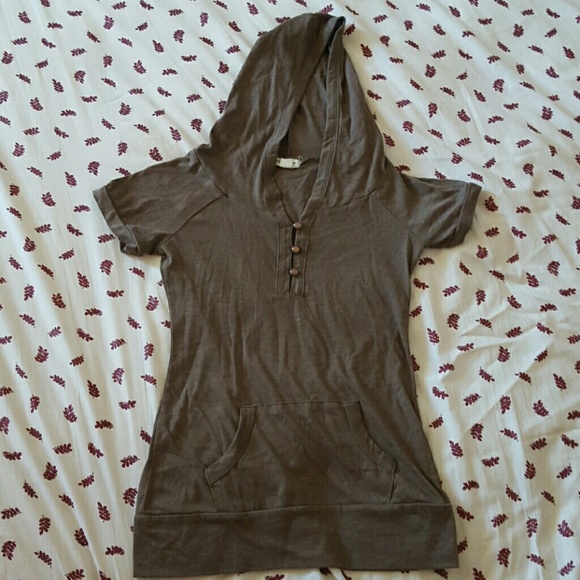 Brown shirt with hood