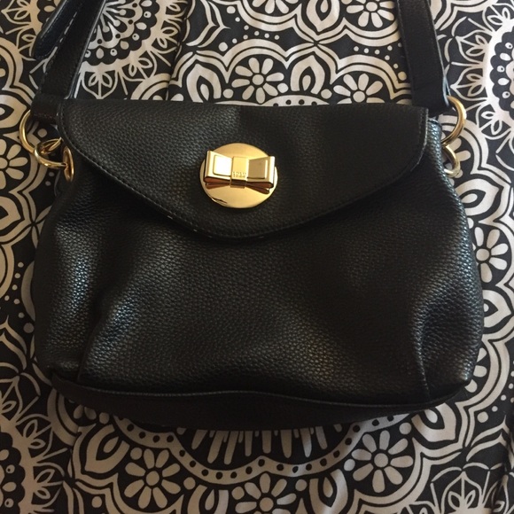 black lulu crossbody bag ♠️