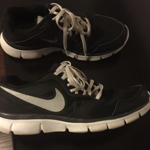 Black Nike Shoes