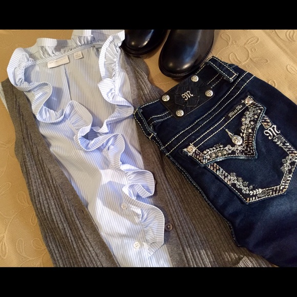 New York & Company Tops - 💠Preppy Perfect Ruffle Top and Cardi💠