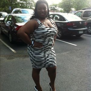 Black and white sleeveless dress