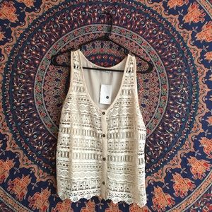 BNWT Cream Crotchet Front Crop Tank