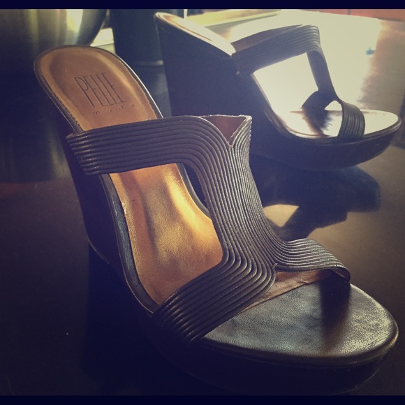 Pelle Moda 4" Stacked Wedge Leather Sandals, Java - Picture 1 of 3
