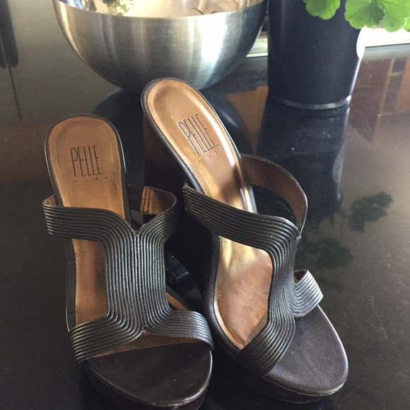 Pelle Moda 4" Stacked Wedge Leather Sandals, Java - Picture 3 of 3