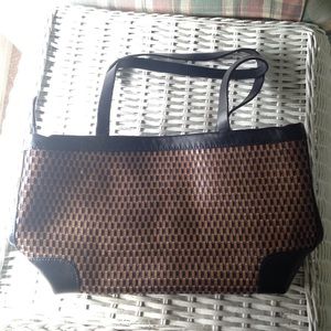 Genuine Straw brown and black via spiga purse.