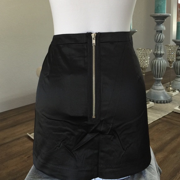 Black Skirt - Picture 4 of 4