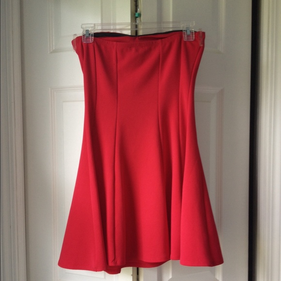 👉Price Negotiable👈Strapless red dress - Picture 2 of 2