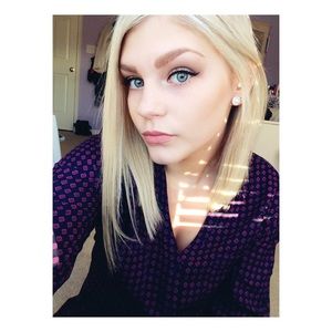 Meet your Posher, Shea