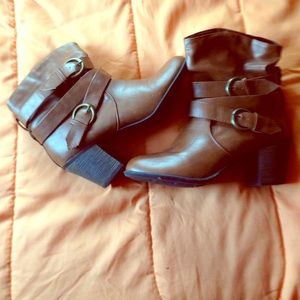 Brown ankle boot bootie
