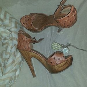 Ostrich print platform sandals