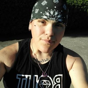 Meet your Posher, Crystal