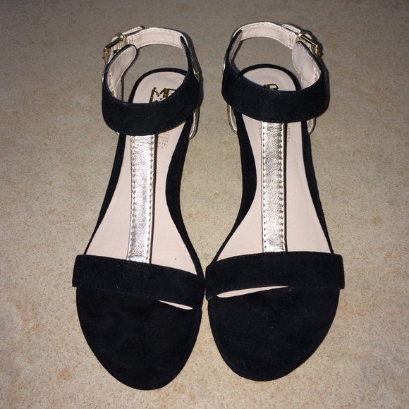 Urban Outfitters Shoes - Urban Outfitters black/gold sandals (size  7.5)