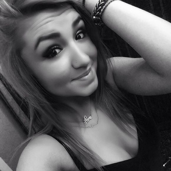 Meet your Posher, Brooke