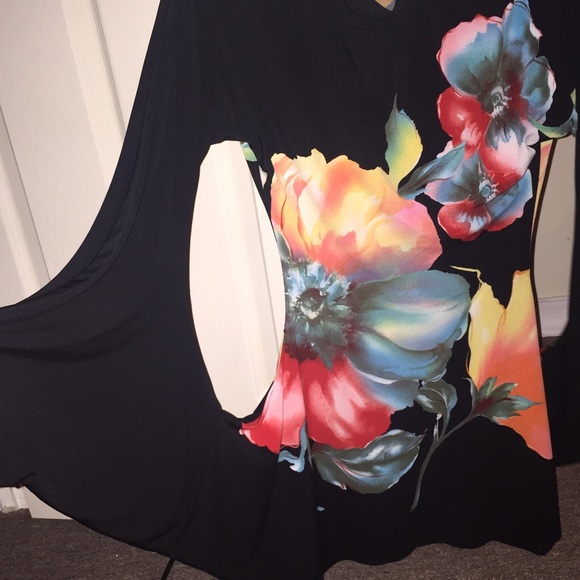 Dress - Picture 4 of 4