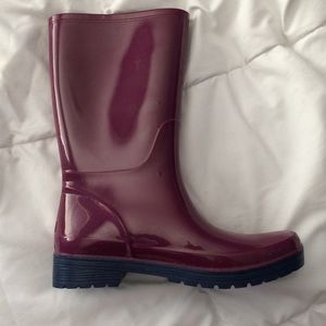 Magenta rain boots