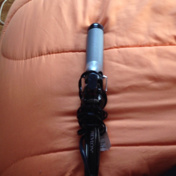 Revlon large barrel curling iron only used once