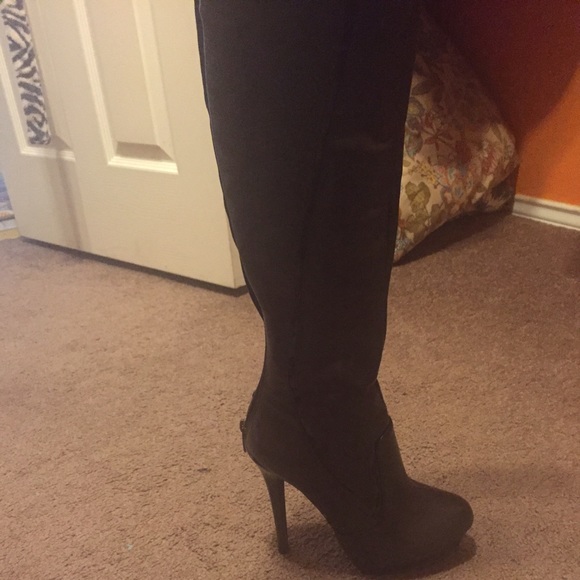THIGH HIGH BROWN BOOTS