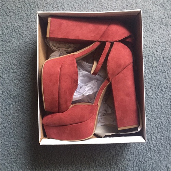 ankle strap platforms - Picture 3 of 4