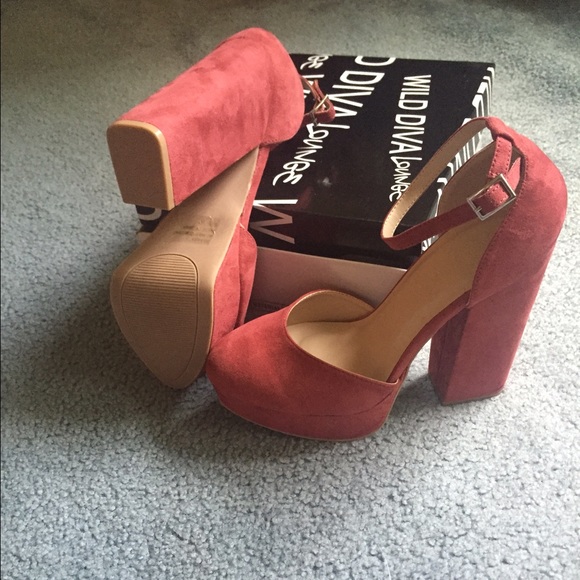 ankle strap platforms - Picture 4 of 4