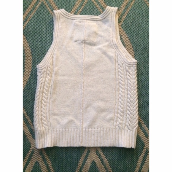 You're in Men's Sweaters / Vests American Eagle sweater - American Eagle thick warm sweater. Tags still attached and never worn.