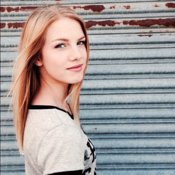 Meet your Posher, Chloe