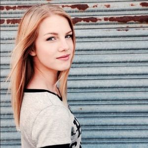 Meet your Posher, Chloe