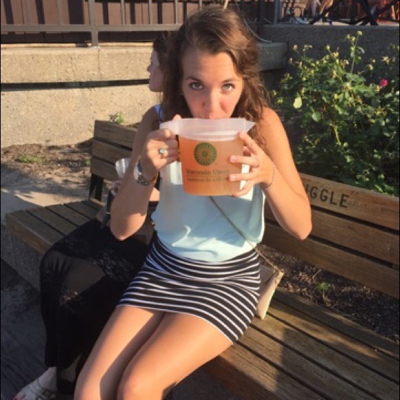 Meet your Posher, Olivia