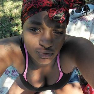 Meet your Posher, Latisha