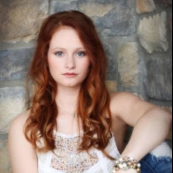 Meet your Posher, Lauren - Picture 1 of 1