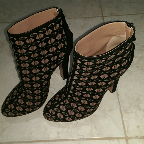 Alaia ankle boots