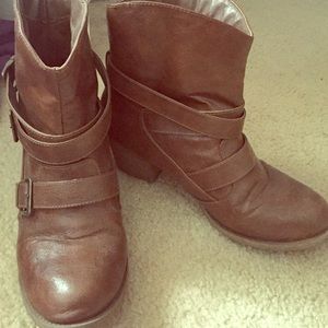 Cowgirl shorty boots