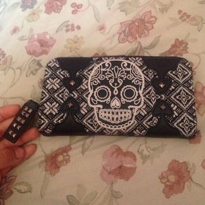 Black skull loungefly wallet