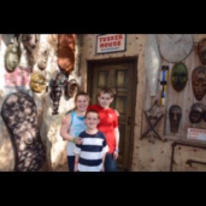 Meet your Posher, April